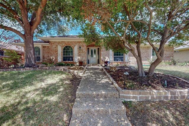 2251 Woodcreek, Street Carrollton, TX photo 3