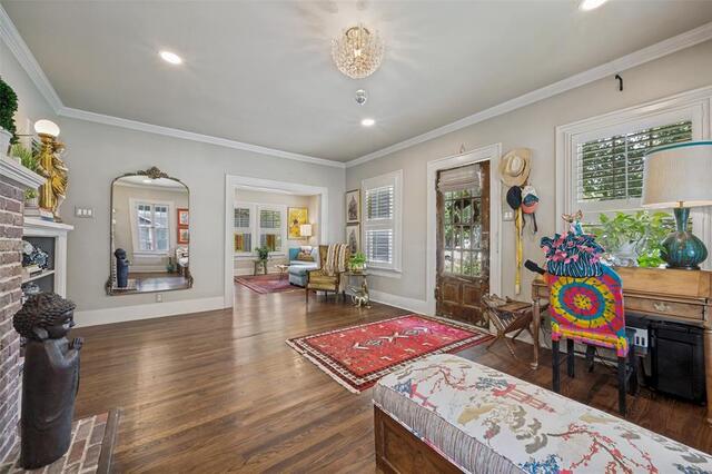 607 W Parkway, Street Denton, TX photo 6