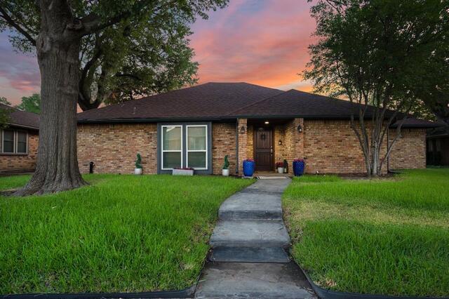 2210, Timberwood Carrollton, TX photo 3
