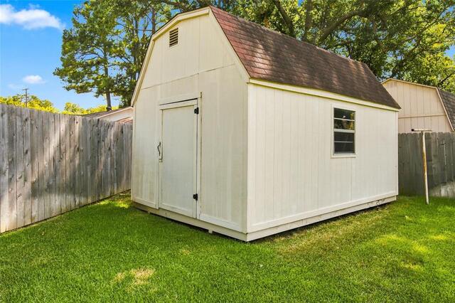 820 E Windsor, Drive Denton, TX photo 33