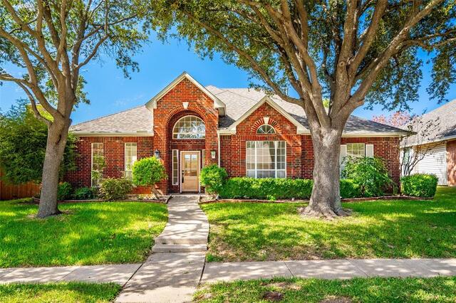 3809 Peppertree, Drive Carrollton, TX photo 2