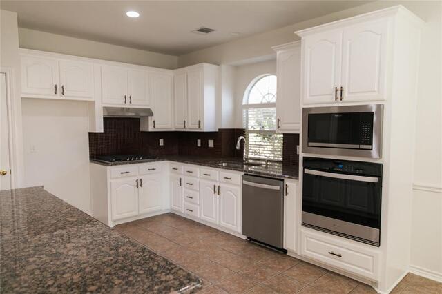 404 Belmont, Court Lewisville, TX photo 6