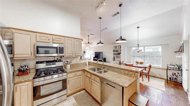 4612 Sandera Lane, Flower Mound, TX photo 14