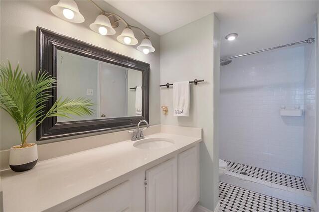 704 Creekwood, Drive Lewisville, TX photo 13