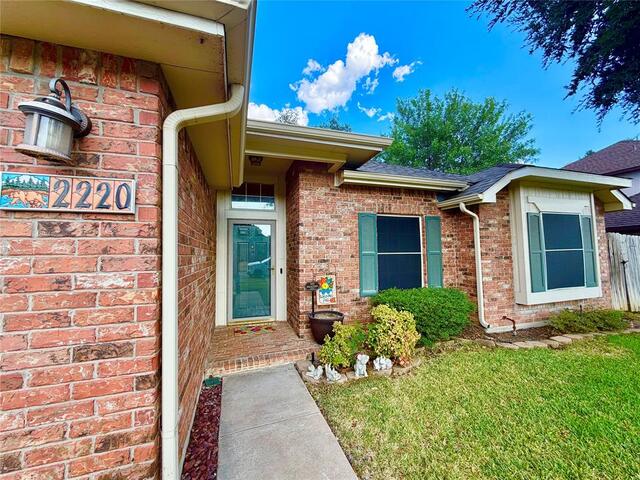 2220 W Brooklake, Street Denton, TX photo 3