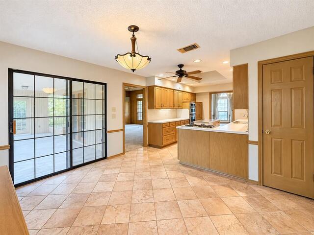 37 Timbergreen, Circle Denton, TX photo 3