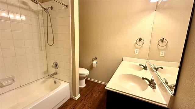 1402 Peregrine, Street Lewisville, TX photo 9