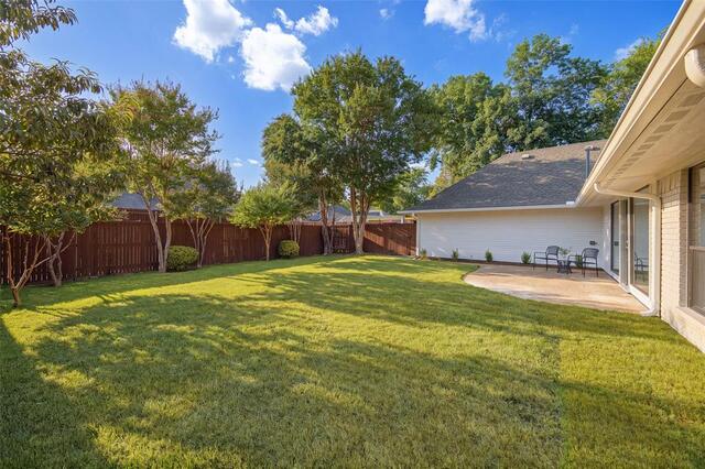 6505 Apple Valley, Place Plano, TX photo 2