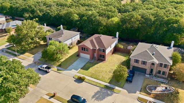 9209 Glen Falls, Lane Denton, TX photo 2