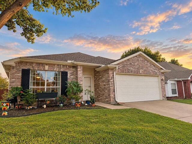 7616 Sunburst, Trail Denton, TX photo 2