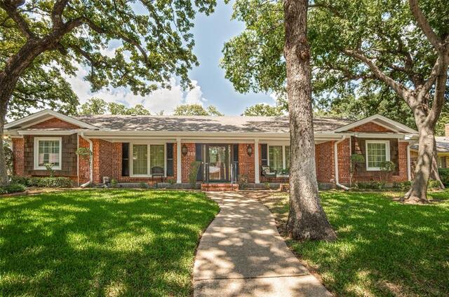 832 Wheelwood Drive, Hurst, TX image