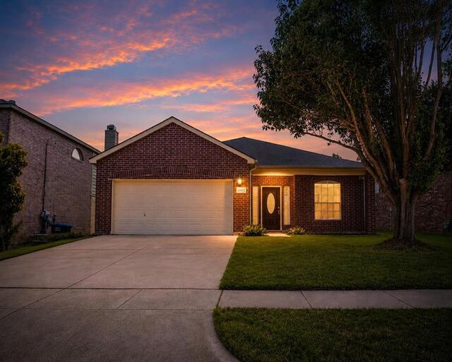 12652 Oakwood Circle, Fort Worth, TX image