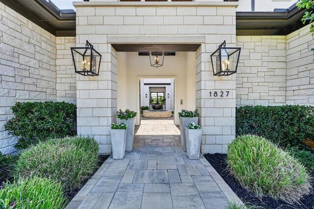 1827 Seville, Cove Westlake, TX photo 3
