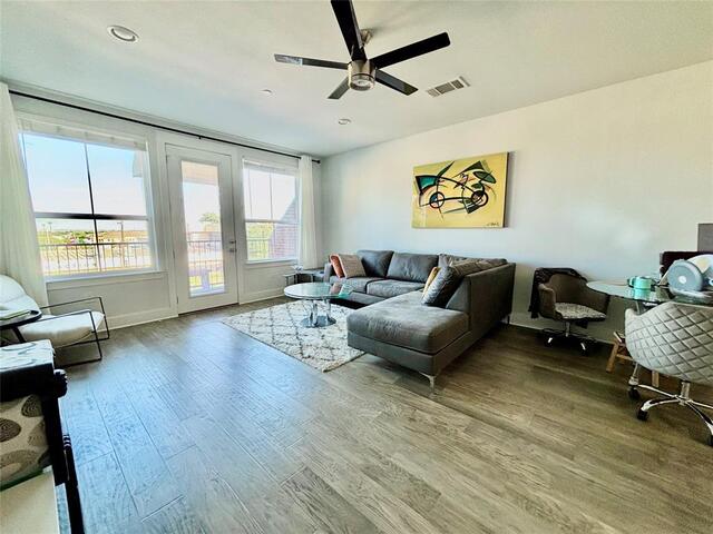251 S Mill Street, 340 Lewisville, TX photo 3
