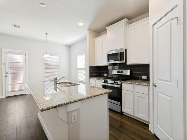 2201 Paxton, Way Denton, TX photo 13