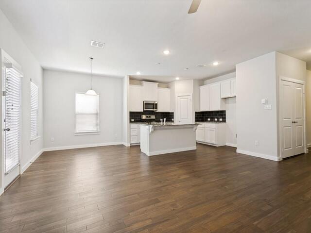 2201 Paxton, Way Denton, TX photo 6