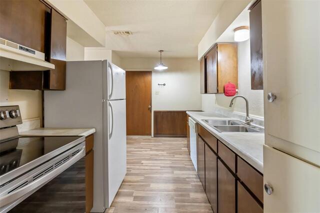 2409 Mccormick, Street Denton, TX photo 6