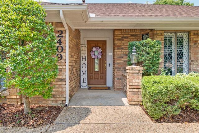 2409 Glen Morris, Road Carrollton, TX photo 5