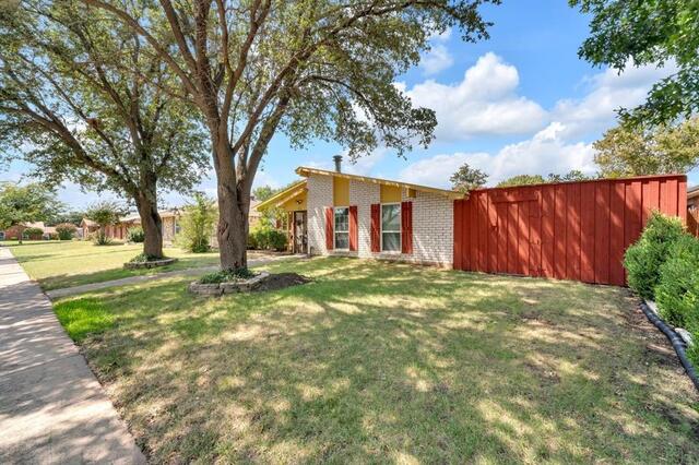 5013 Shannon Drive, The Colony, TX photo 3