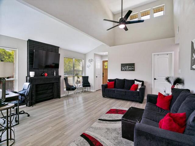 569 Hunters Glen, Street Lewisville, TX photo 2