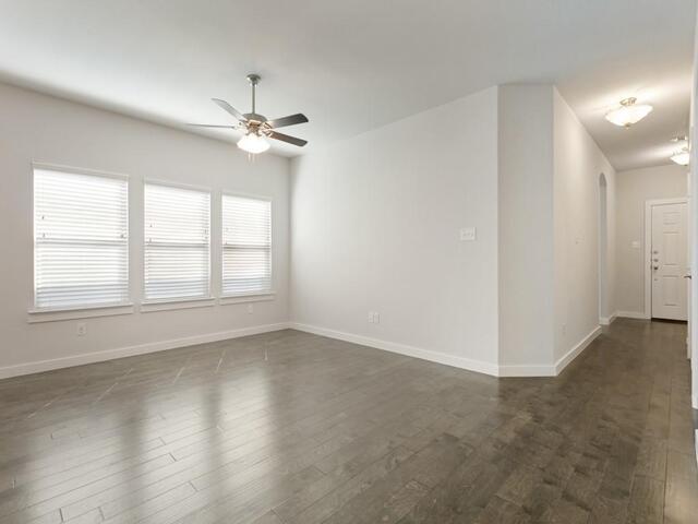 2217 Paxton, Way Denton, TX photo 3