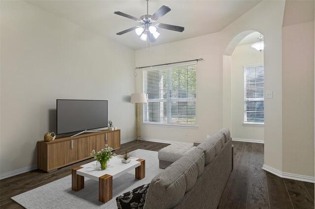 1613 Black Duck Terrace, E Carrollton, TX photo 3