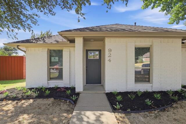 924 Edgefield Trail, Flower Mound, TX photo 4