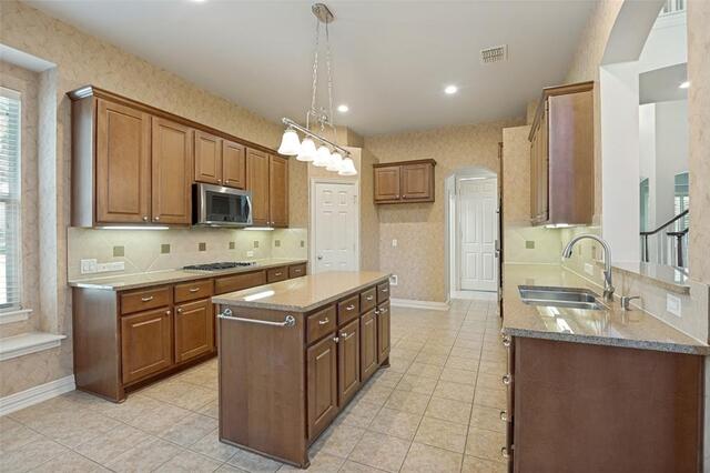 2275 Dame Laurel, Lane Lewisville, TX photo 5