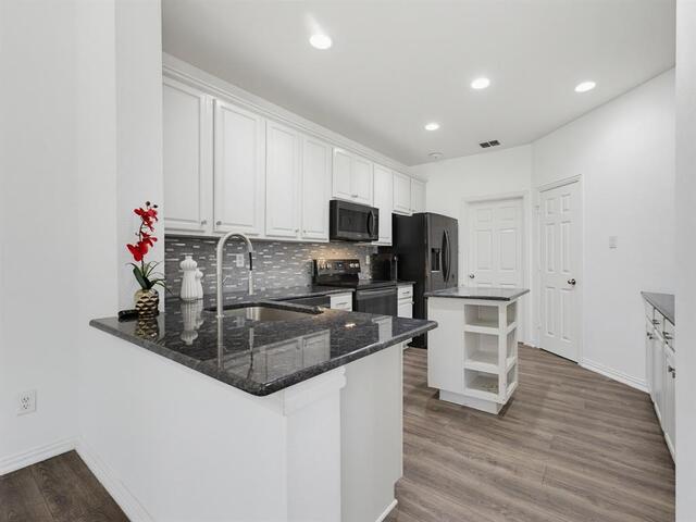 1833 Brookview, Drive Carrollton, TX photo 9