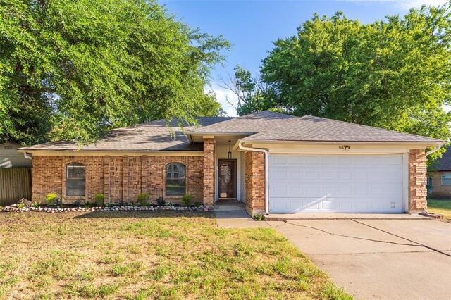911 Gwinnett Circle, Arlington, TX image