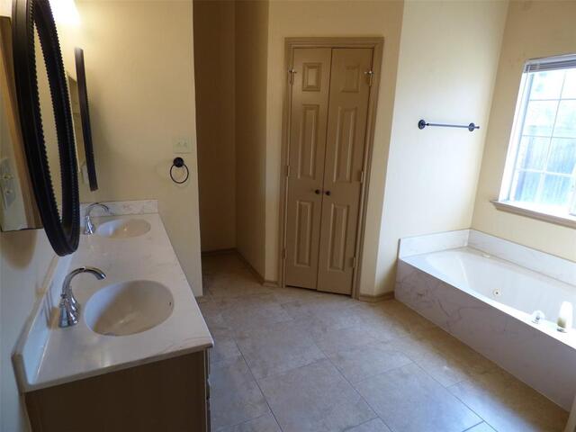 3918 Alto, Avenue Carrollton, TX photo 8