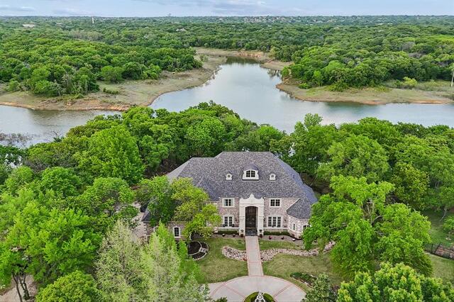 1704 Noble Way, Flower Mound, TX photo 3