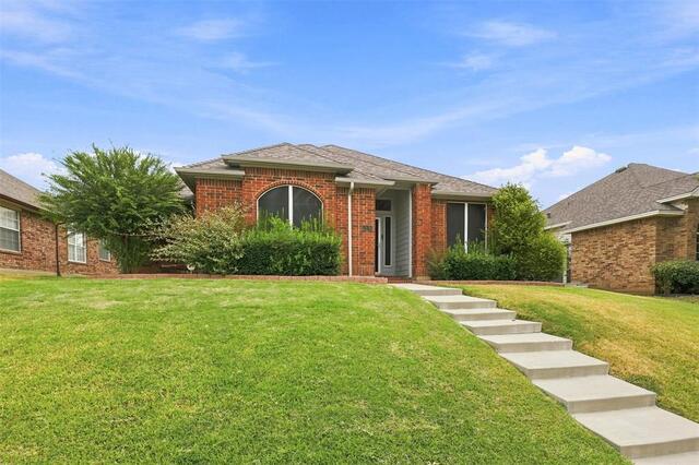 2126 Greenstone, Trail Carrollton, TX photo 2