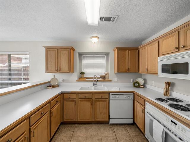 1108 Creekstone, Drive Carrollton, TX photo 11