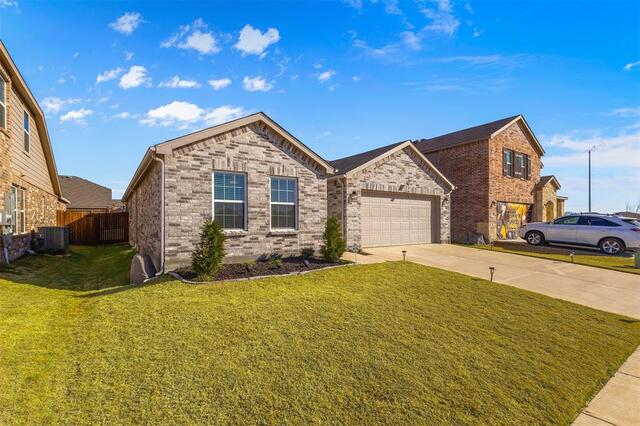 2117 Winding Creek, Way Denton, TX photo 2