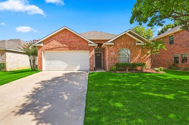 2608 Timberhill Drive, Flower Mound, TX photo 2