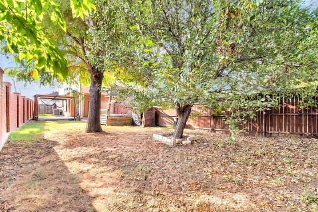 2200 Meadowstone, Drive Carrollton, TX photo 16