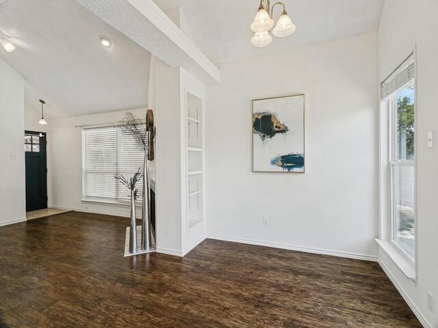 953, Ramblewood Lewisville, TX photo 5