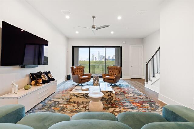 381 E Greenbriar Lane 1603, Dallas, TX image