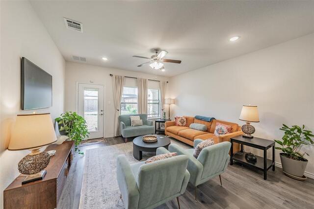 317 Willowmore Drive, Little Elm, TX photo 12