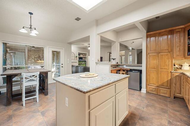 400 Watters Crossing, Court Allen, TX photo 16