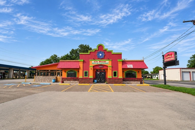 1021 Magnolia Ave, Port Neches, TX 77651