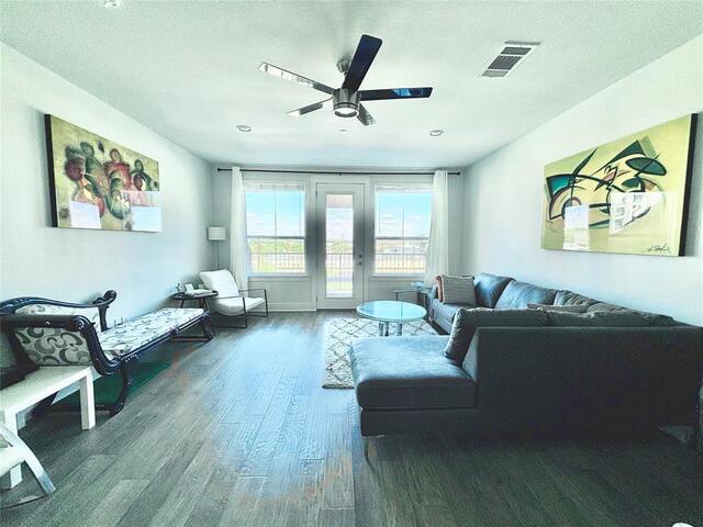 251 S Mill Street, 340 Lewisville, TX photo 2