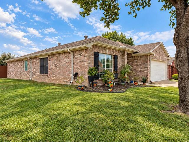 7616 Sunburst, Trail Denton, TX photo 4