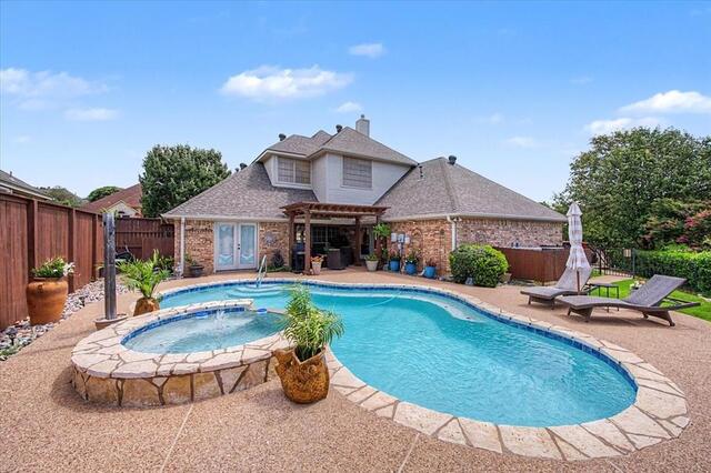 8820 Saint Annes Court, Fort Worth, TX image