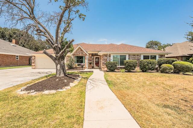 8429 Stephanie Drive, North Richland Hills, TX image