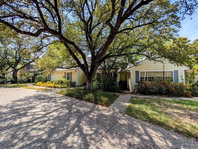 215 N Rivercrest Drive, Fort Worth, TX image