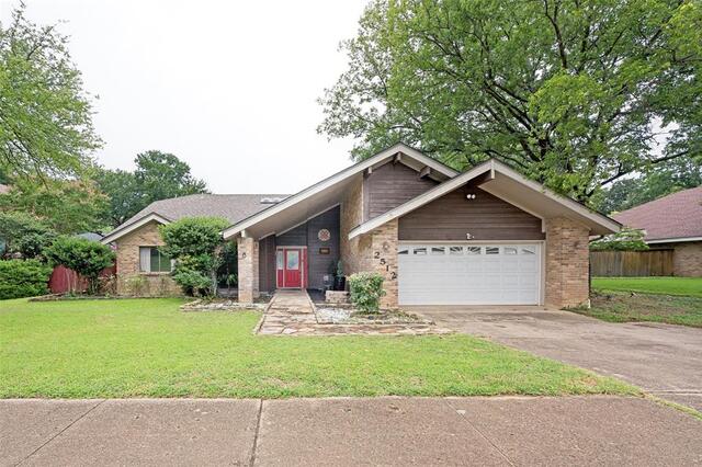 2512 Winding Hollow Lane, Arlington, TX image