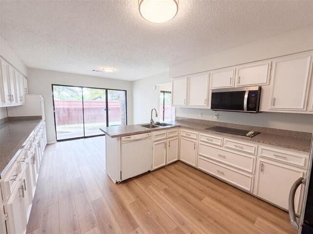 742 Hummingbird, Circle Lewisville, TX photo 12