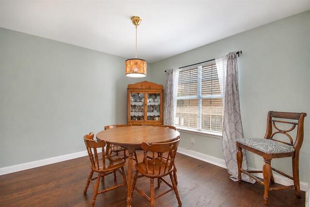 704 Creekwood, Drive Lewisville, TX photo 9